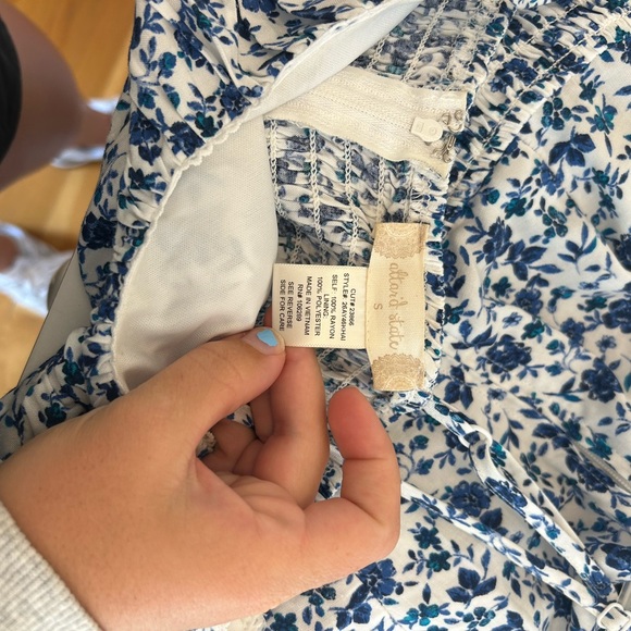 Blue floral Altar’d State Romper WORN TWICE IN VERY GOOD CONDITION - Picture 8 of 8